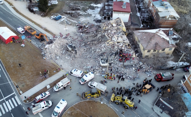 SON DAKİKA - Elazığ sallanmaya devam ediyor: 5,1