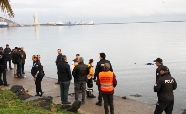 Arnavutköy'de denizde arama yapılıyor