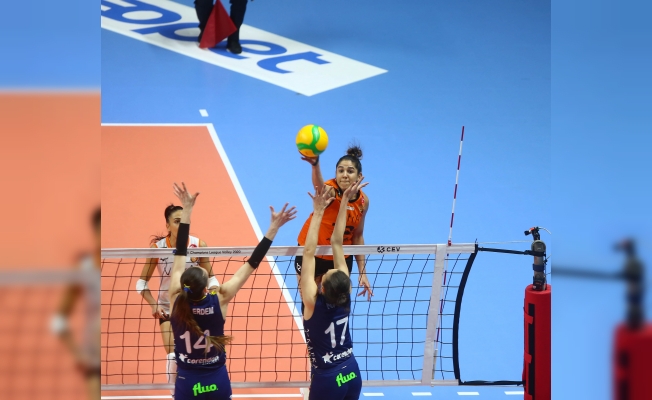 CEV'de Fener'i deviren Eczacı liderliğini korudu