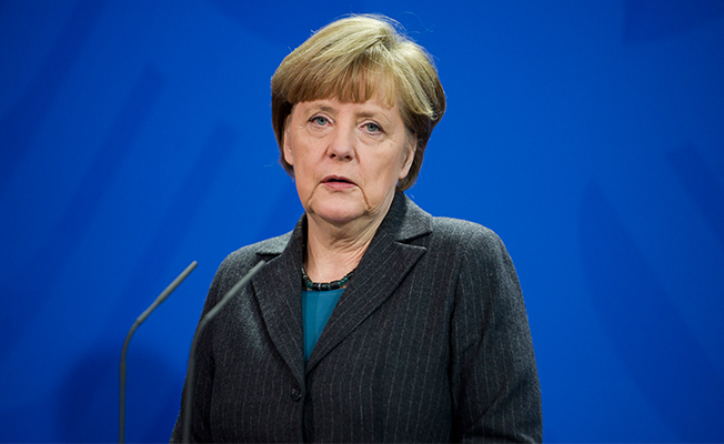 Merkel'den 'referandum' mesajı