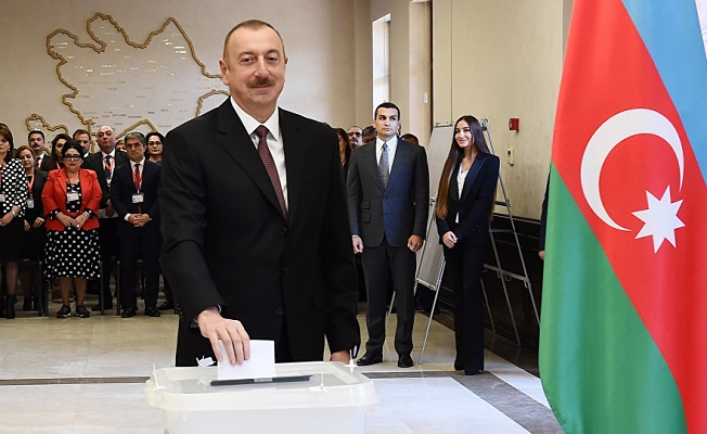 Seçimleri İlham Aliyev'in partisi kazandı