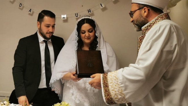 Türk imamlar resmi nikâh kıyıyor