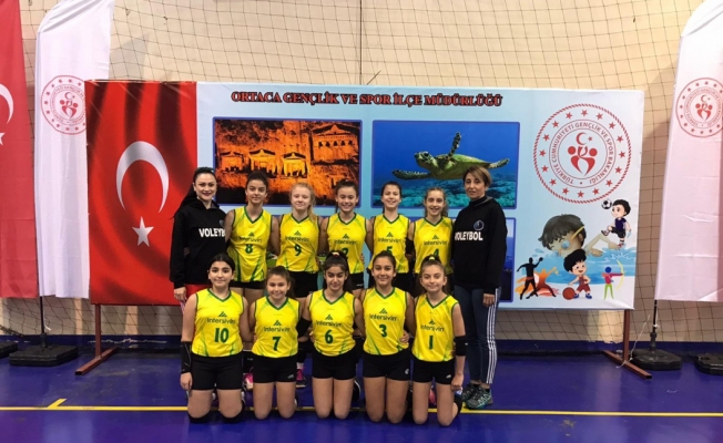 Alkışlar Makbule Süleyman Alkan’ın kızlarına