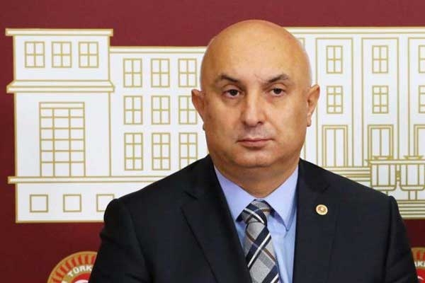 CHP'li Özkoç iktidara yüklendi