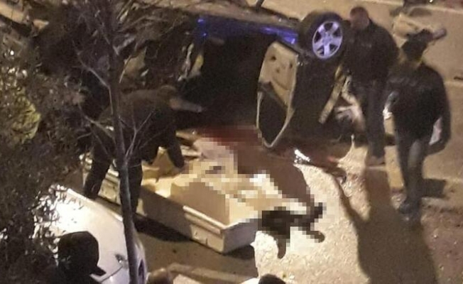 Denizli’de iki otomobil birbirine girdi