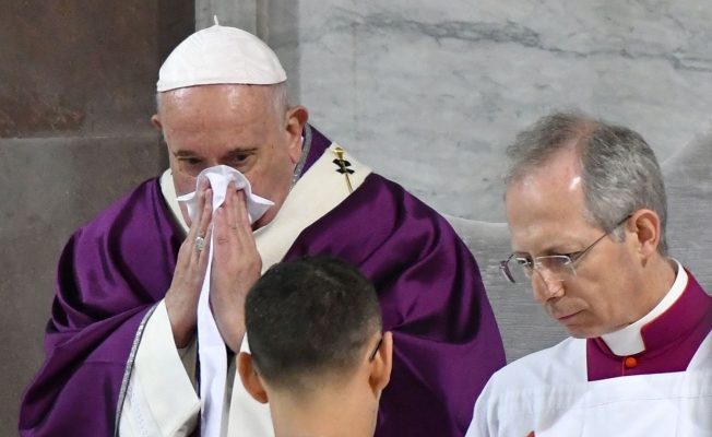Papa Francis koronavirüse yakalandı mı?