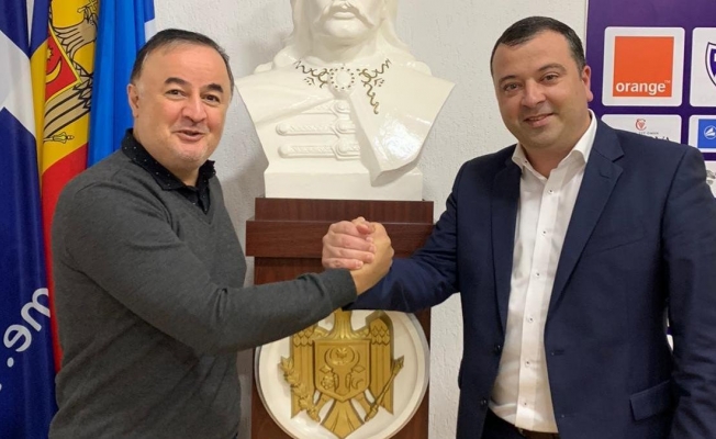 Moldova'da yılın teknik direktörü 'Engin Fırat'