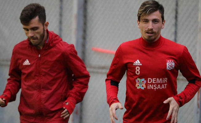 Mert Hakan ve Emre imzayı attı mı?