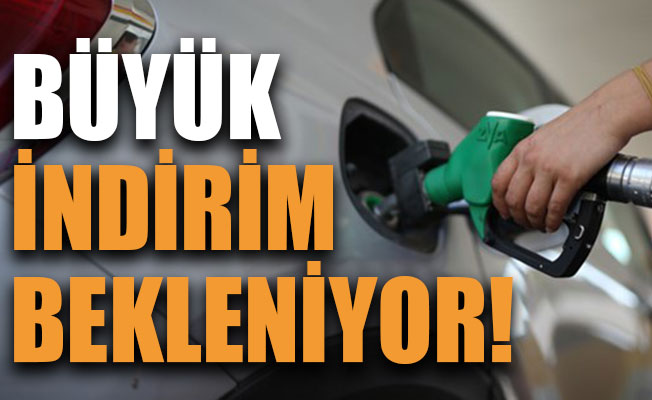Benzinde indirim bekleniyor