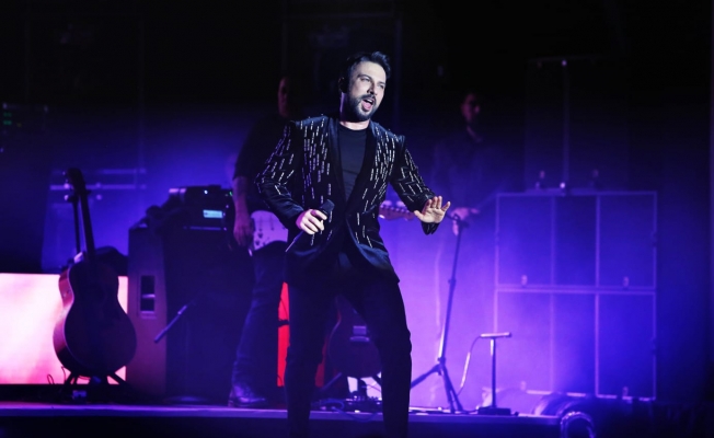 Tarkan’dan kadınlara destek