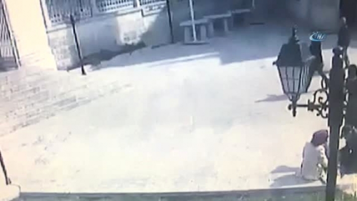 Bebeğini uyuşturucu satışına alet etti