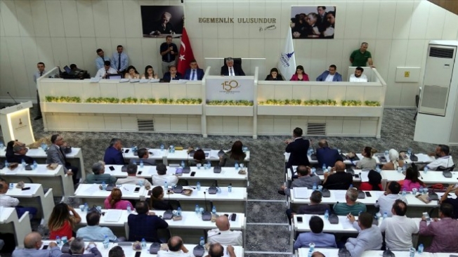 Belediye meclis toplantıları ertelensin!