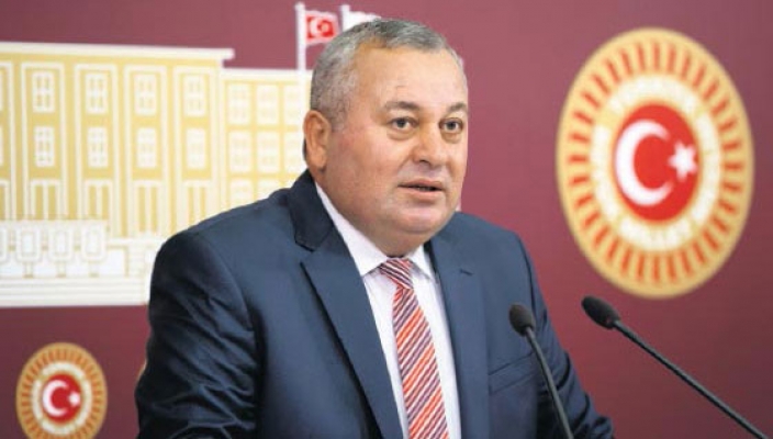 MHP'li Enginyurt Erdoğan'a 'Sayın genel başkanımız' dedi
