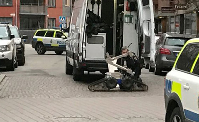 Şüpheli paket alarmı caddeyi boşalttı!