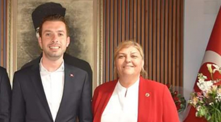 Ceyhan'da yeni belediye başkanı Erdem oldu