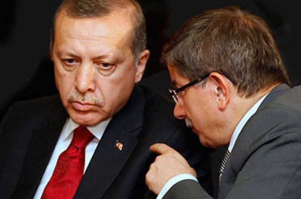 Davutoğlu: Erdoğan'a ihanet etseydim, en zayıf zamanında yanında olmazdım