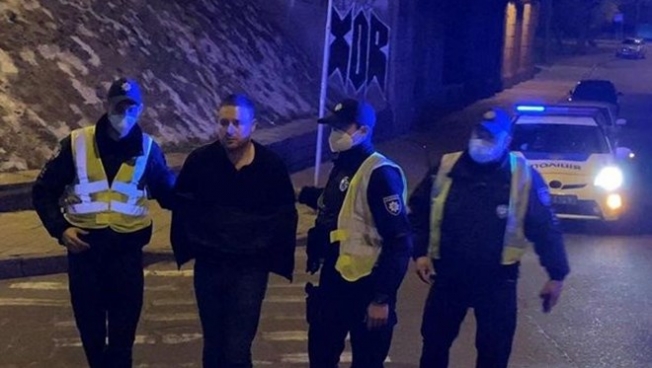 Sarhoş belediye başkan yardımcısı polise saldırdı