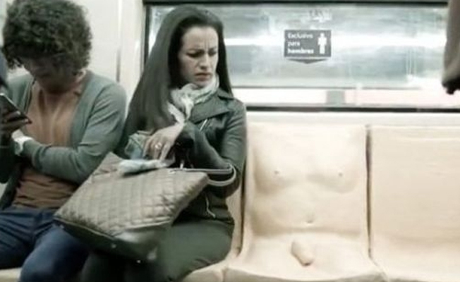 Penisli metro koltuğu yolcuları ikiye böldü