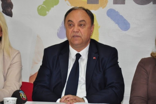 CHP'nin eski Başkanı koronavirüsten annesini kaybetti