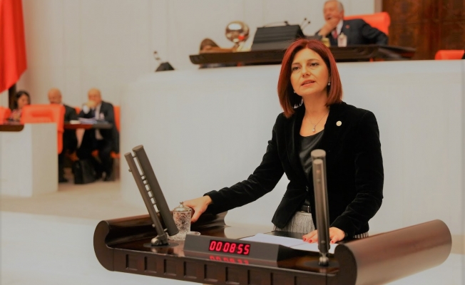 CHP’li Emecan’dan, Fahrattin Koca'ya