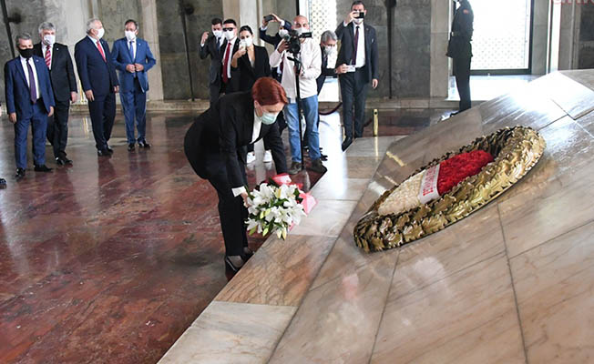 Meral Akşener, Anıtkabir'i ziyaret etti