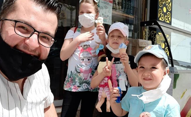 Bin 900 çocuğa bedava dondurma