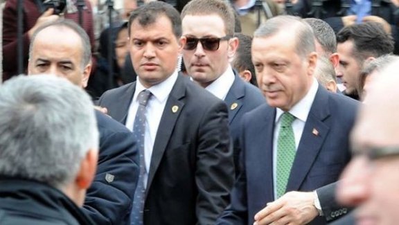 Erdoğan: Allah Türk siyasetini böyle tiplerden korusun