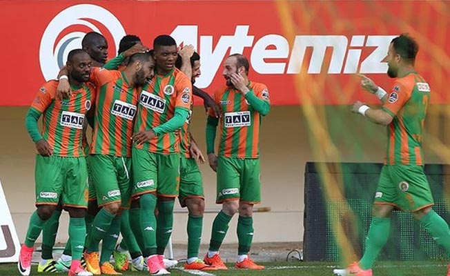 Alanyaspor, Kasımpaşaspor'a 3 attı
