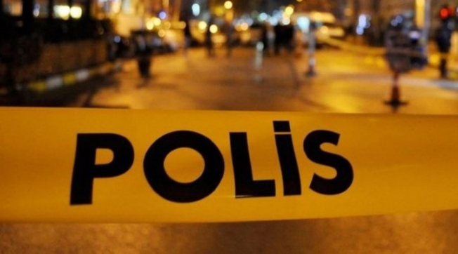 İzmir'de abisinin boğazını kesti!