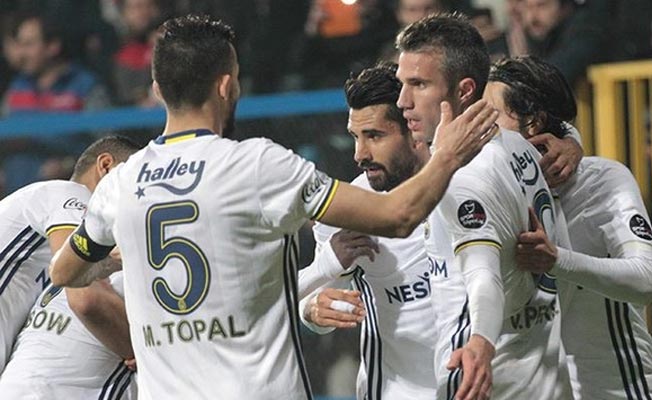 Robin van Persie attı Fenerbahçe kazandı