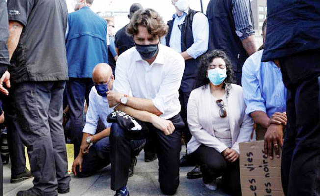 Kanada Başbakanı Trudeau, Floyd'un önlümü diz çökerek protesto etti