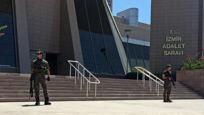 İzmir'de FETÖ'nün TSK yapılanmasına yönelik operasyonda 357 tutuklama!