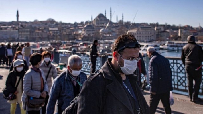 81 ilde maskesiz sokağa çıkmak yasaklanmalı