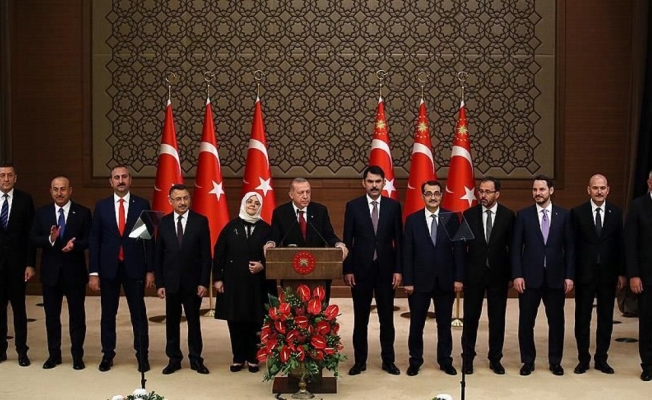 Bakanlar 'sekreterya' düzeyine indirilecek