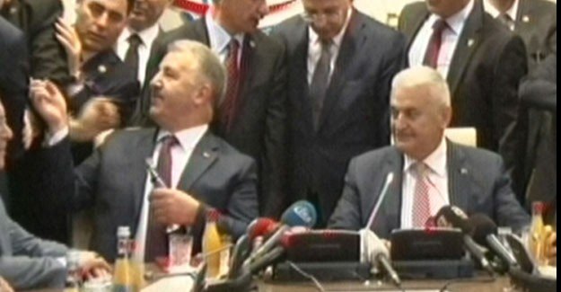 Binali Yıldırım görevi Ahmet Arslan'a devretti