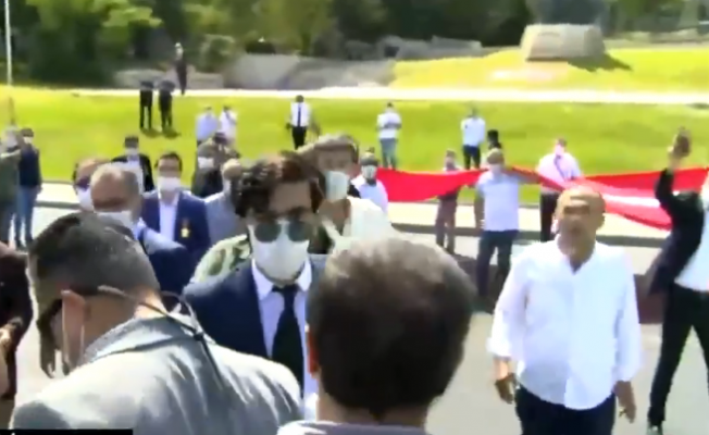 15 Temmuz gazileri KRT kamerasına siper oldu