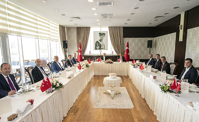 Kılıçdaroğlu İl belediye başkanları ile bir araya geldi