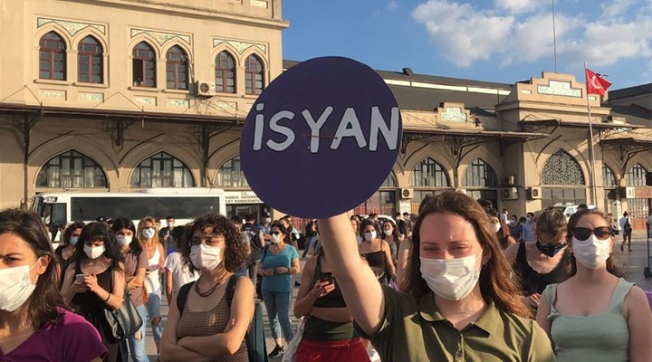 Şiddetin bilançosu yüz kızartıyor: Günde 38 kadın panik butonunu kullandı