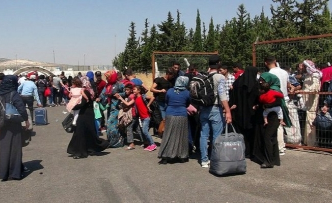Bayram kalabalığına kalmak istemeyen Suriyeliler dönüşe başladı