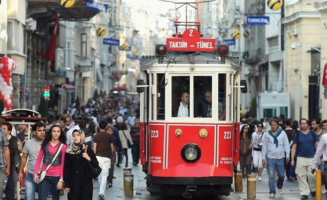 Türkiye endeksi: Eksik demokrasiden ılımlı otokrasiye