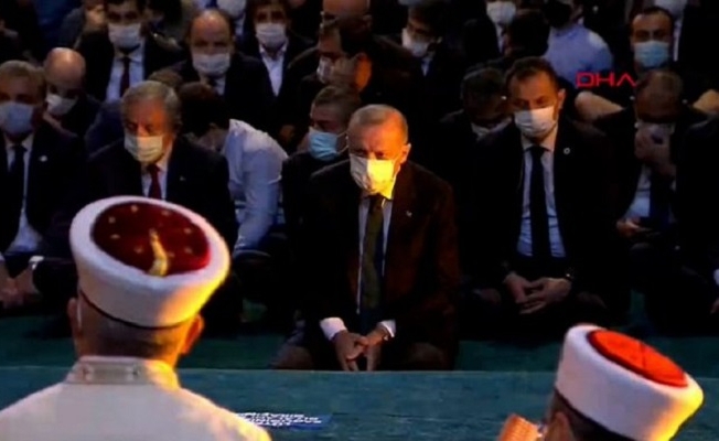 Erdoğan tarihi namazdan önce Kur'an okudu