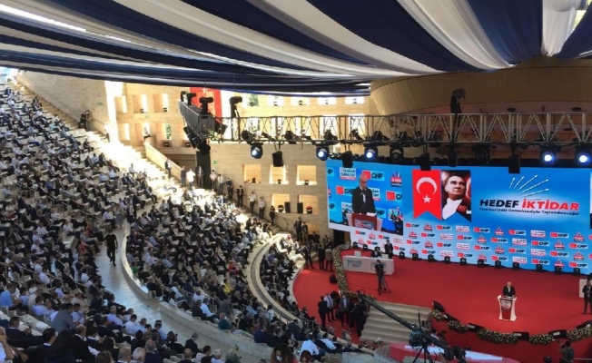 CHP 37. Olağan Kurultayı'ndan akılda kalanlar: Basın locasına ilk gelen isim...