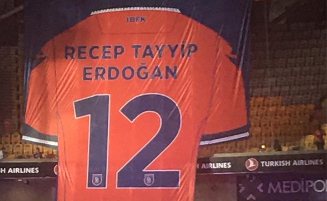 Başakşehir Erdoğan'ın formasını emekli etti