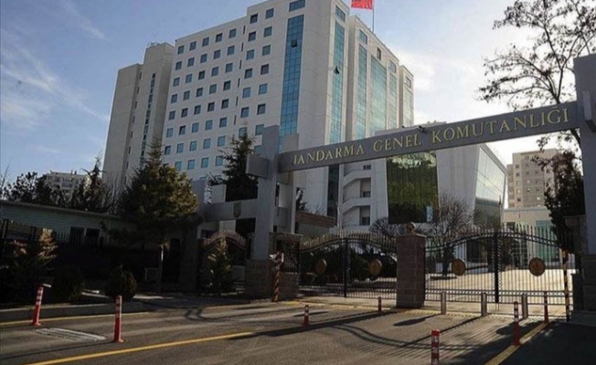 4 general ve 60 albay emekli edildi!