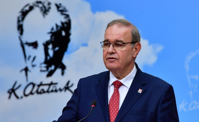 Öztrak: Saray ve bekçileri bazı şeyleri unutturmak istiyor