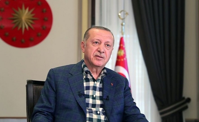Erdoğan canlı yayında promptera takıldı: Geri al geri al