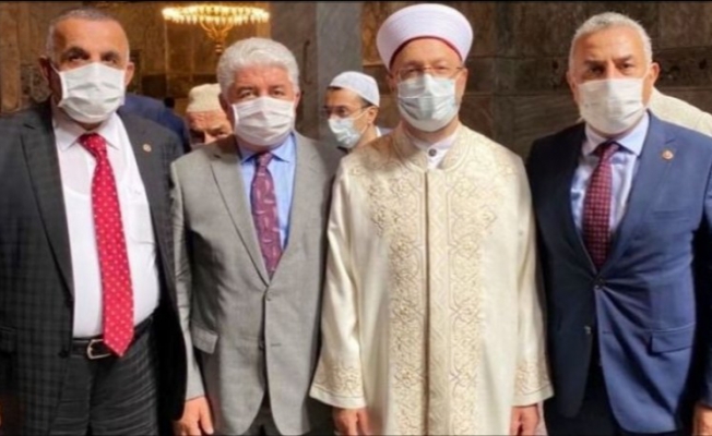 Ayasofya'da Ali Erbaş'la fotoğraf çektiren vekil Covid pozitif çıktı!