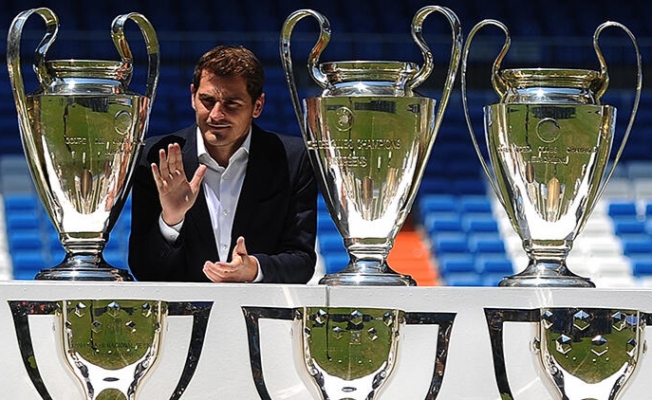 Iker Casillas futbolu bıraktı