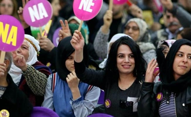HDP’nin referandum şarkısı Türkiye genelinde yasaklandı!