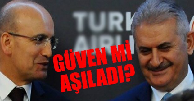 Binali Yıldırım, Mehmet Şimşek'i görevde tuturak güven mi aşılamaya çalıştı?